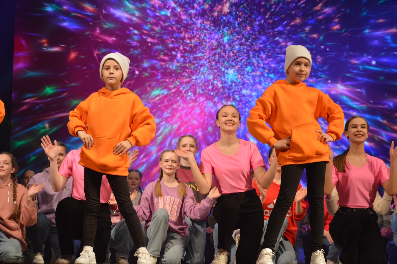 Отчетный концерт молодежного танцевального проекта МЕГАполиса "Мир начинается с тебя" Отчетный концерт молодежного танцевального проекта МЕГАполиса "Мир начинается с тебя"