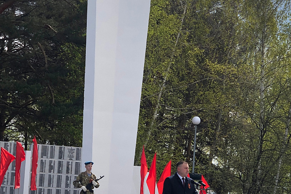 9 мая на площади Победы состоялась торжественная акция памяти