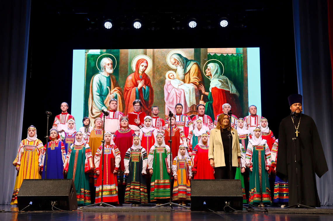 🎶🙏 Сегодня, в день празднования Русской Православной Церковью праздника Сретения Господня, во Дворце культуры состоялся традиционный фестиваль Православного пения «Сретенские встречи».  Большой концерт духовной музыки в этом году был посвящен святым в з