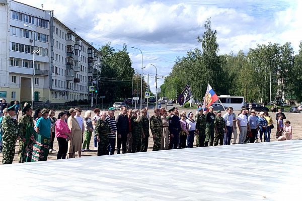  Патриотический фестиваль «Автомат и гитара – Сила в братстве!»