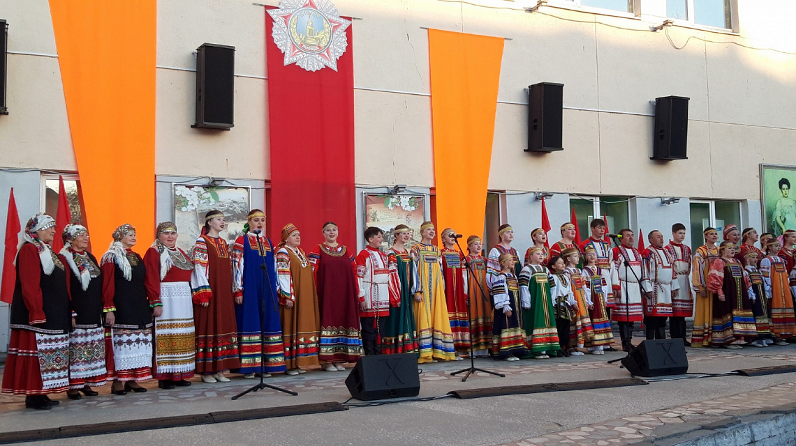  Концертная программа «Этих дней не смолкнет слава»